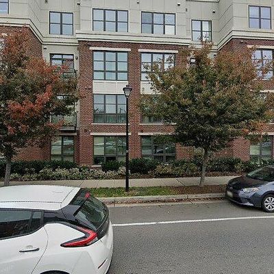 815 N Patrick St #304, Alexandria, VA 22314