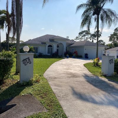 8570 Yearling Dr, Lake Worth, FL 33467