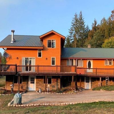 876 Ginger Ln, Bonners Ferry, ID 83805