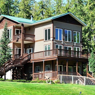 739 Peninsula Rd, Hope, ID 83836