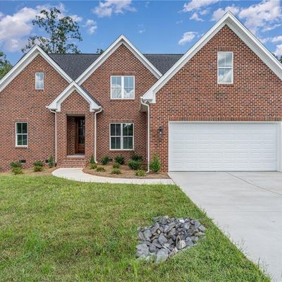 7629 Monty Dr, Kernersville, NC 27284