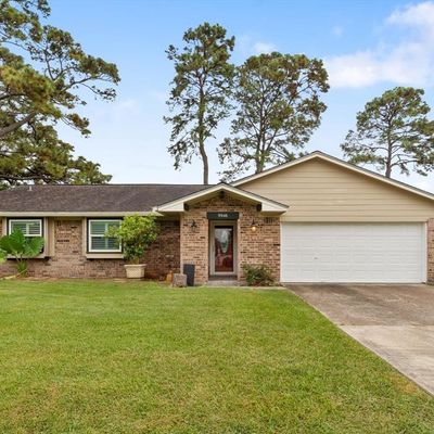 9946 Pinehurst St, Baytown, TX 77521