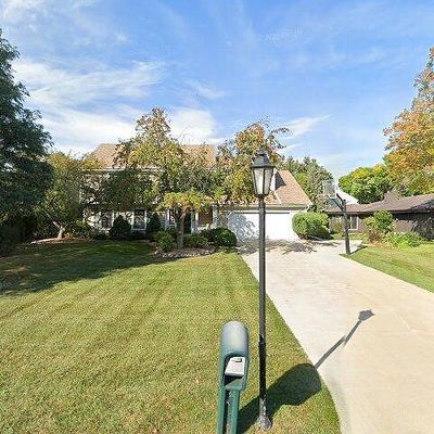 N24 W22312 Elmwood Dr, Waukesha, WI 53186