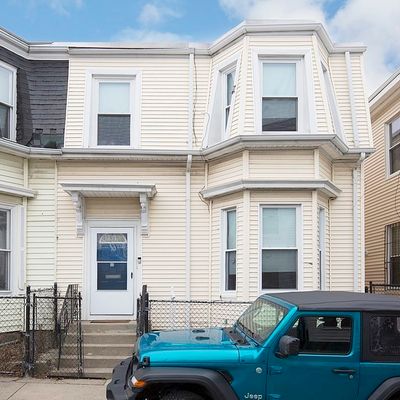 10 Wendover St, Dorchester, MA 02125