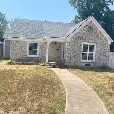 902 W Pleasant Run Rd, Lancaster, TX 75146