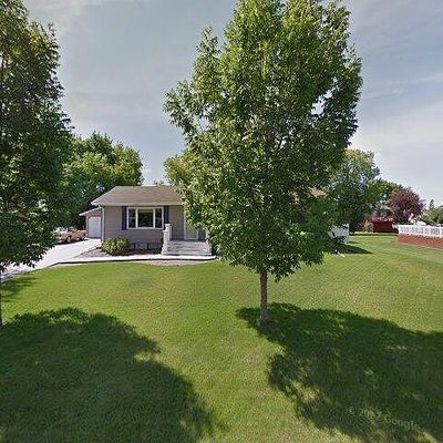 912 8 Th St Se, East Grand Forks, MN 56721