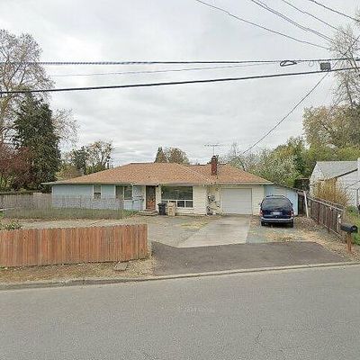 915 Se N St, Grants Pass, OR 97526