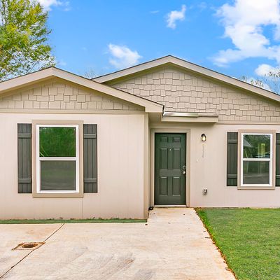 934 Campbell St, Seguin, TX 78155