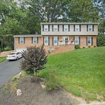 105 Niblick Dr, Salem, VA 24153