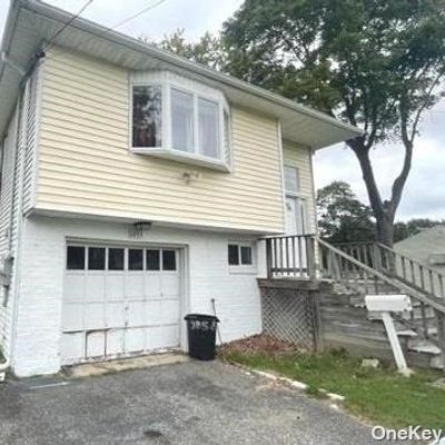 1053 Joselson Ave, Bay Shore, NY 11706