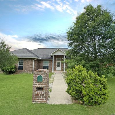 106 Oaklane Dr, Floresville, TX 78114