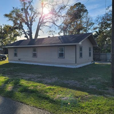 107 N Francis Ave, Gonzales, LA 70737