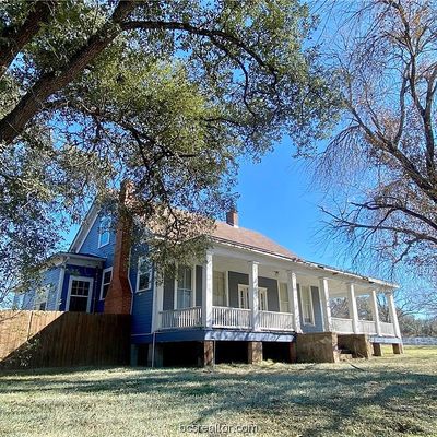 108 Elm St, Calvert, TX 77837