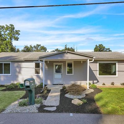 1082 Park Rd, Leesport, PA 19533