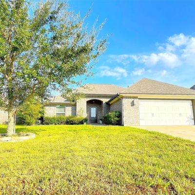 109 Cinnamon Ln, Lake Jackson, TX 77566