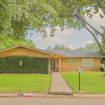 1101 Country Club Dr, Mission, TX 78572