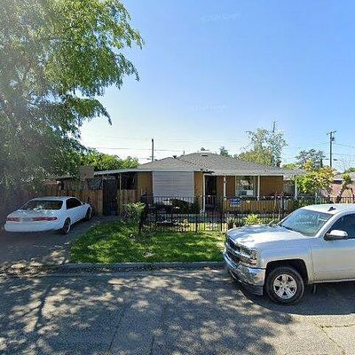 1106 Columbia St, Madera, CA 93638