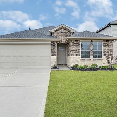 1106 Vista Pointe Drive, Fresno, TX 77545