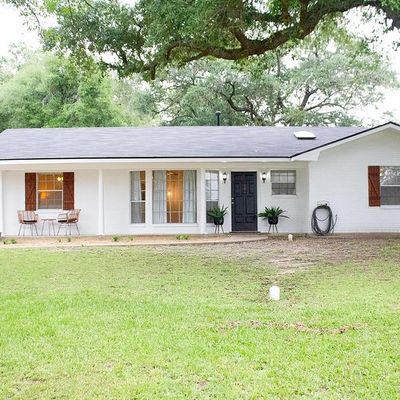 1109 S State St, Madisonville, TX 77864