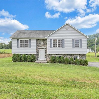 111 Greenwich Ln, Daleville, VA 24083