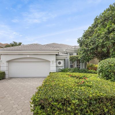 111 Windward Dr, Palm Beach Gardens, FL 33418