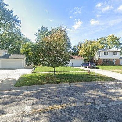 11110 Plumbrook Rd, Sterling Heights, MI 48312