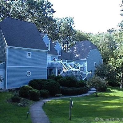 1113 Old Pond Ln, Norwich, CT 06360