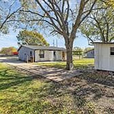 1117 S Colorado St, Lockhart, TX 78644