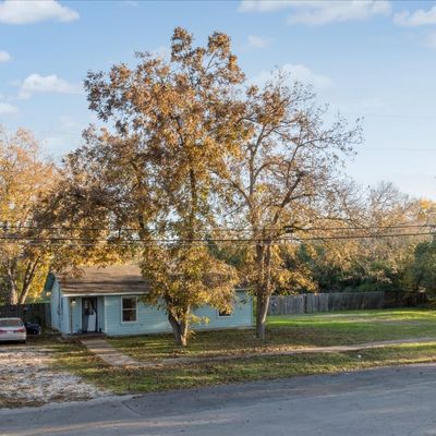 112 Smith Ln, San Marcos, TX 78666