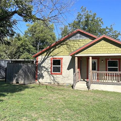 1126 Harvard St, River Oaks, TX 76114