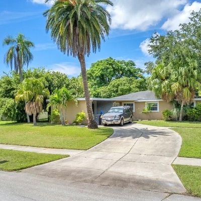 1129 Danny Dr, Sarasota, FL 34243