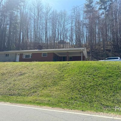 1001 N 197 Highway, Bakersville, NC 28705