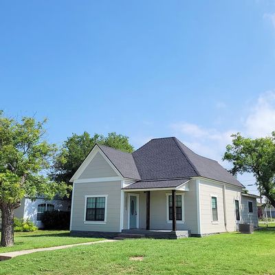 1002 N 7 Th St, Ballinger, TX 76821