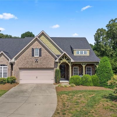 1003 Plantation Village Dr, Clemmons, NC 27012