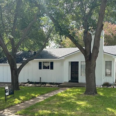 1004 Rhames Ave, Brenham, TX 77833