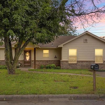 1004 Valley View St, Granbury, TX 76048