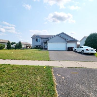 1007 Hilltop St, Braham, MN 55006