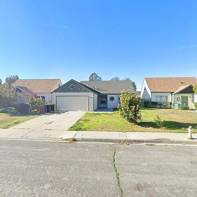 1009 Oak Leaf Dr, Colton, CA 92324