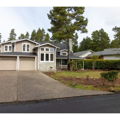 1009 Royal Saint Georges Dr, Florence, OR 97439