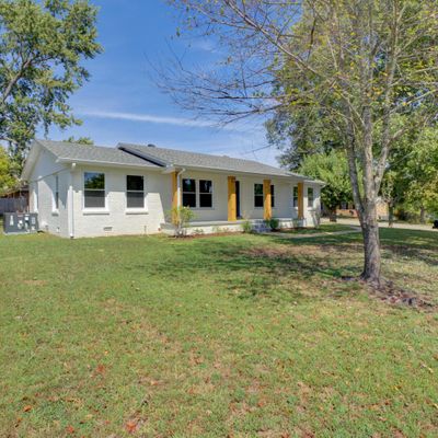 101 N Helms St, Lexington, TN 38351