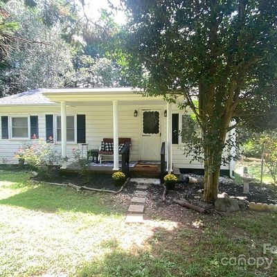 102 Aderholdt Rd, Bessemer City, NC 28016