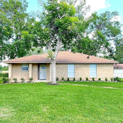 102 Cotton St, Freeport, TX 77541