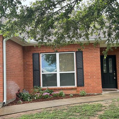 1022 S Masonic St, Bellville, TX 77418