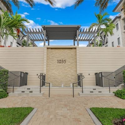 1035 3rd Avenue S, Naples, FL 34102