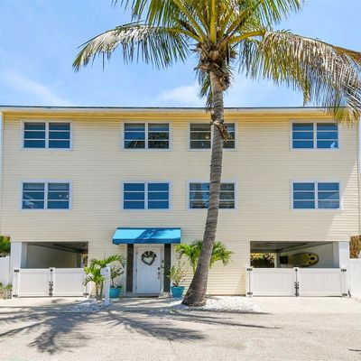 120 95 Th Ave, Treasure Island, FL 33706