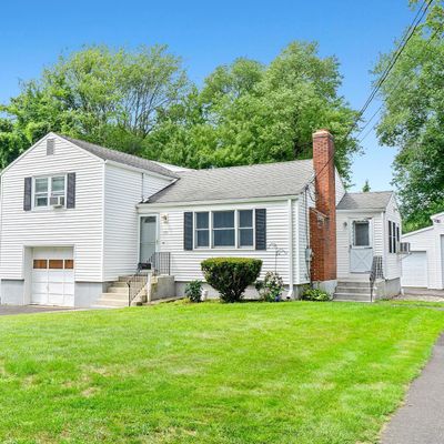 120 E Pershing St, Bloomfield, CT 06002