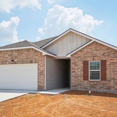 121 Labatt St, Seguin, TX 78155