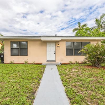 1211 S M St, Lake Worth Beach, FL 33460