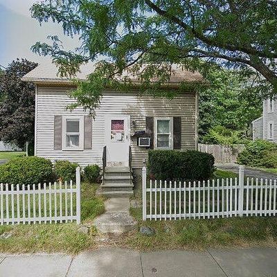 122 John St, Reading, MA 01867