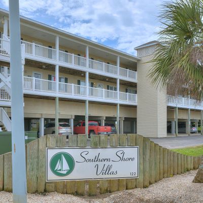 122 Se 58th Street # Apt 108, Oak Island, NC 28465